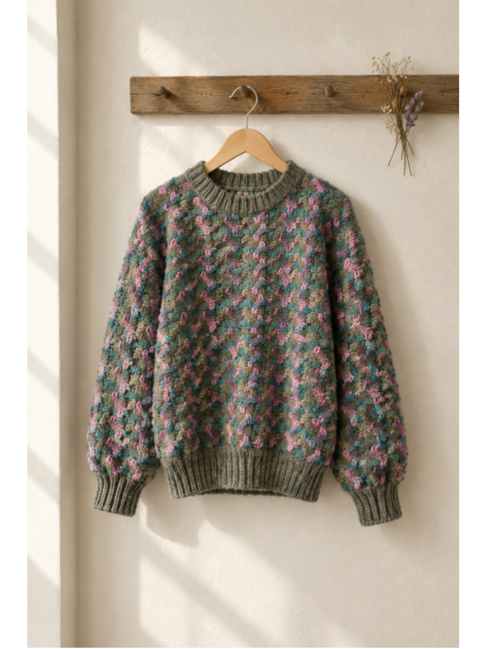 • Vintage 1980s Hand Knit Pure Wool Geometric Sweater | Thick Cozycore Retro